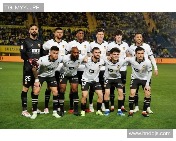 西甲联赛巴萨西班牙：巴萨与西班牙球队在西甲联赛中的表现