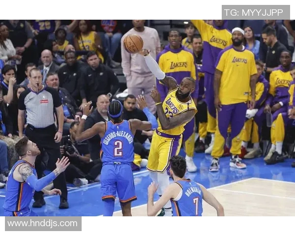 2009年NBA西部决赛第五场湖人与掘金的激烈对决回顾与分析